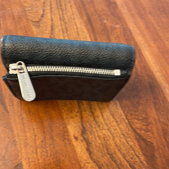 Michael Kors womens wallet black NEW 4 x 4 inches. - Picture 4 of 8